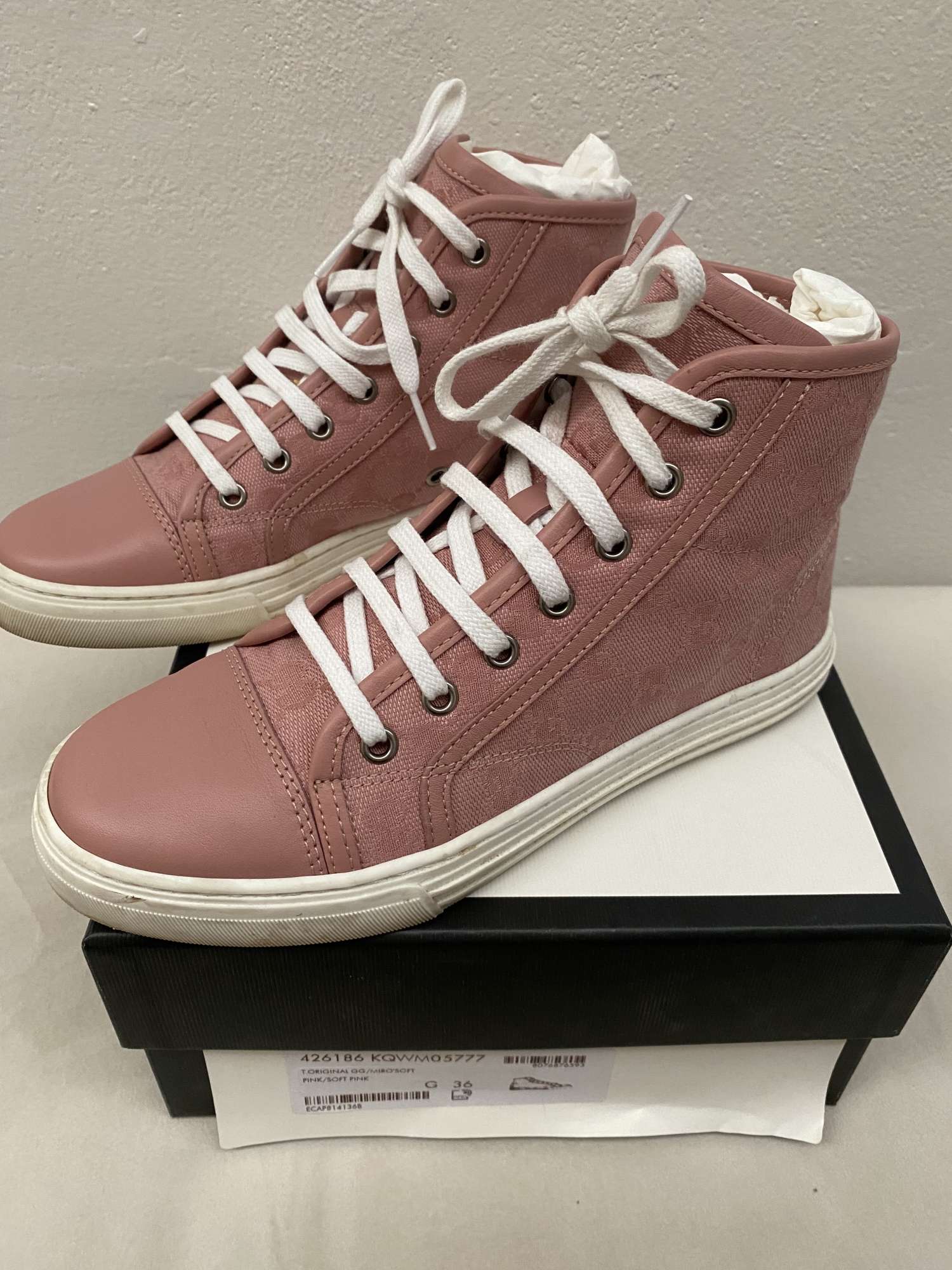 Gucci soft pink