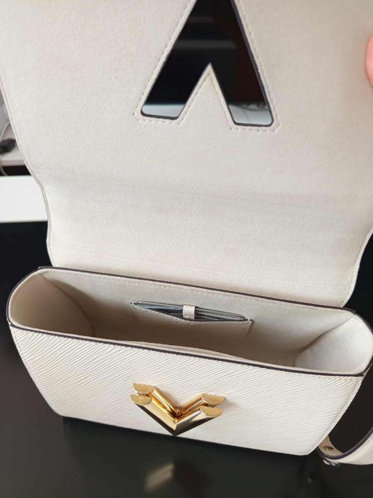 Louis Vuitton Twist MM