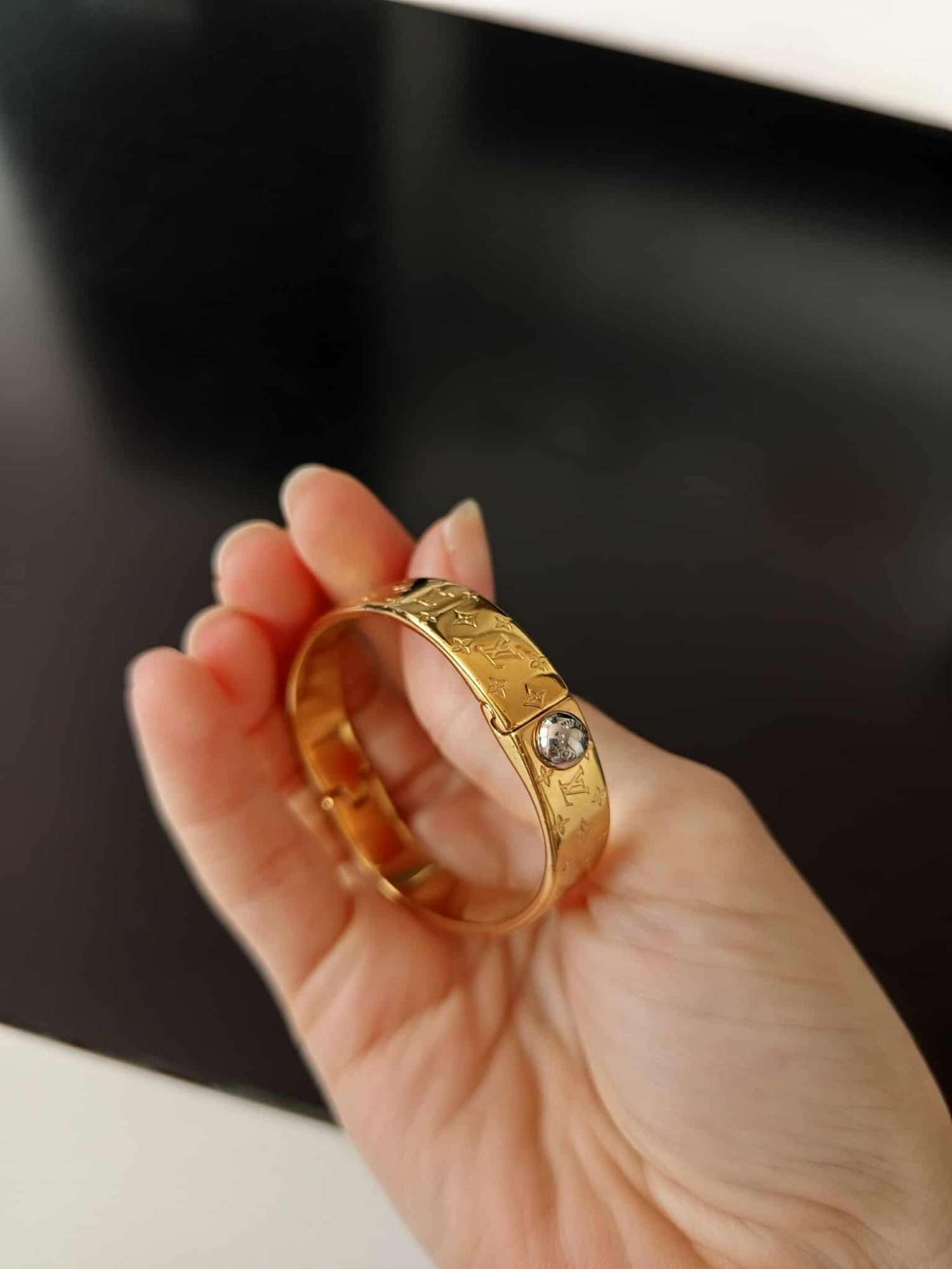 Louis Vuitton náramok