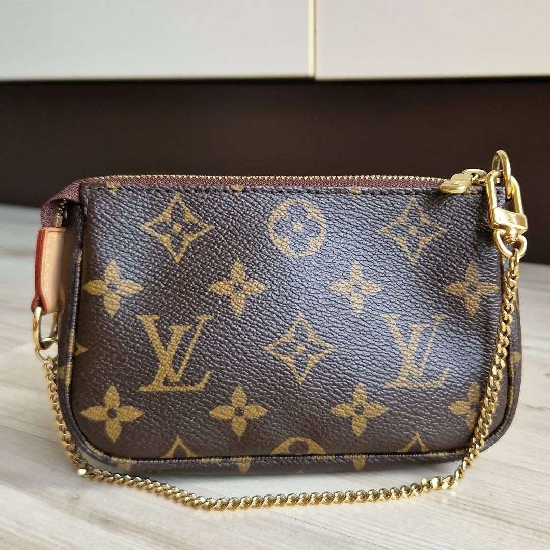 Louis Vuitton Mini Pochette