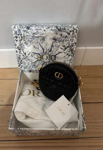 https://www.vipluxury.sk/Dior mini crossbody