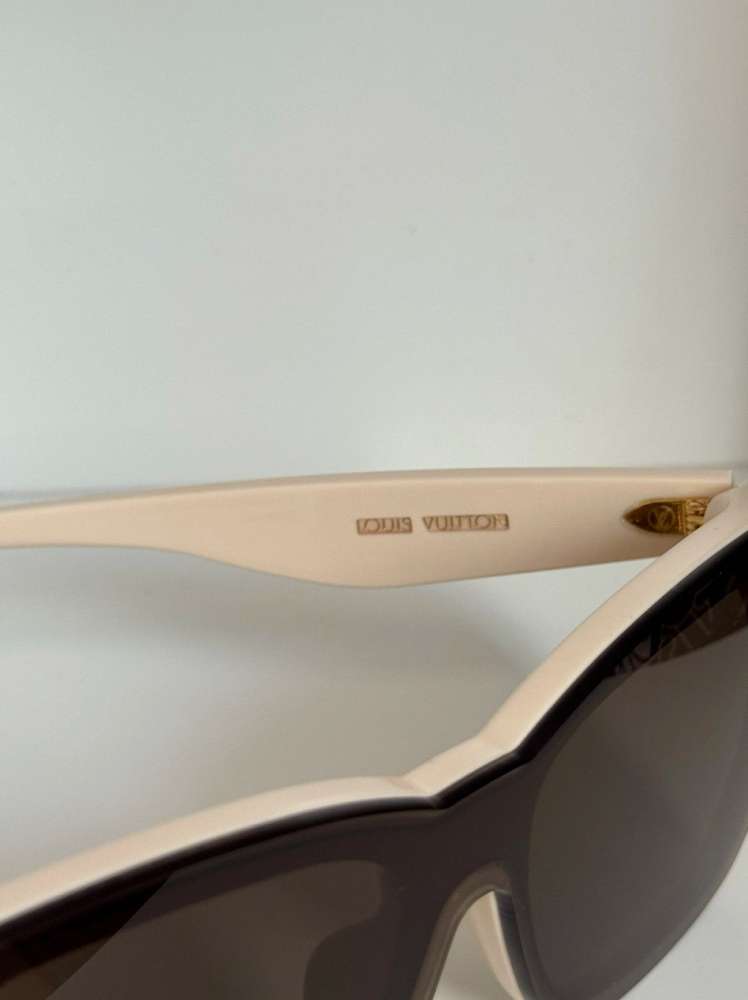 Louis Vuitton Script square Sunglasses