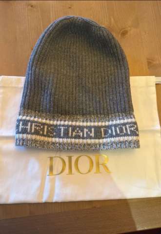 https://www.vipluxury.sk/Dior čiapka