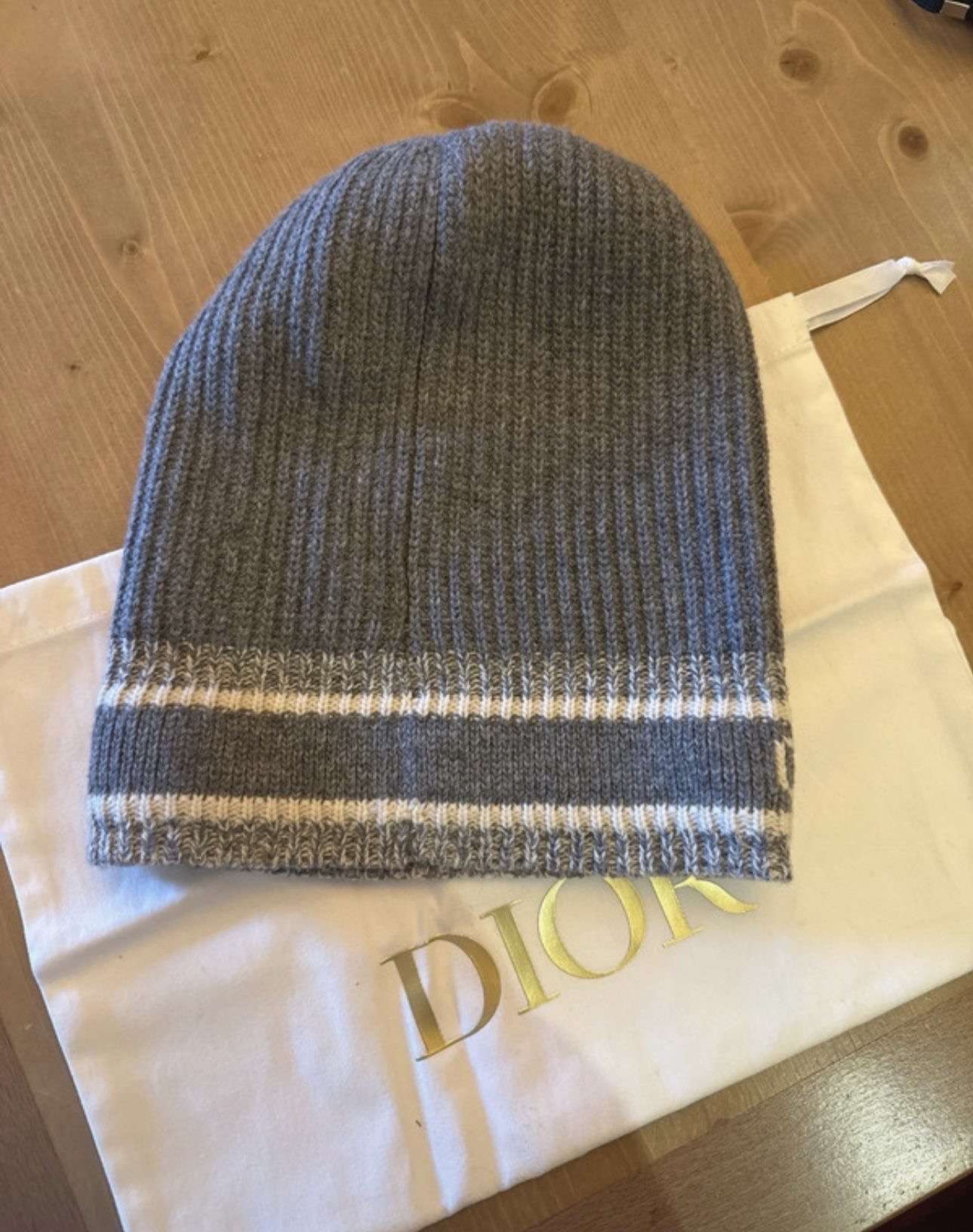Dior čiapka