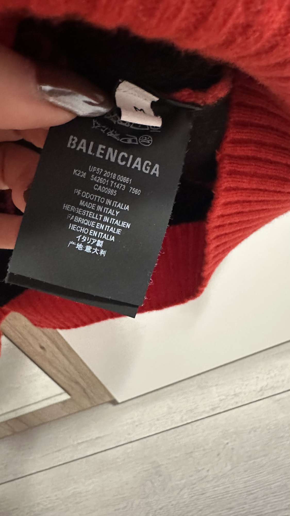 Balenciaga sveter
