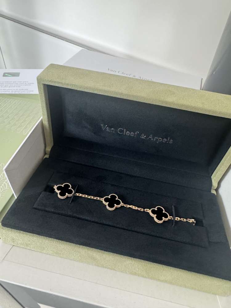 Van Cleef & Arpels Onyx