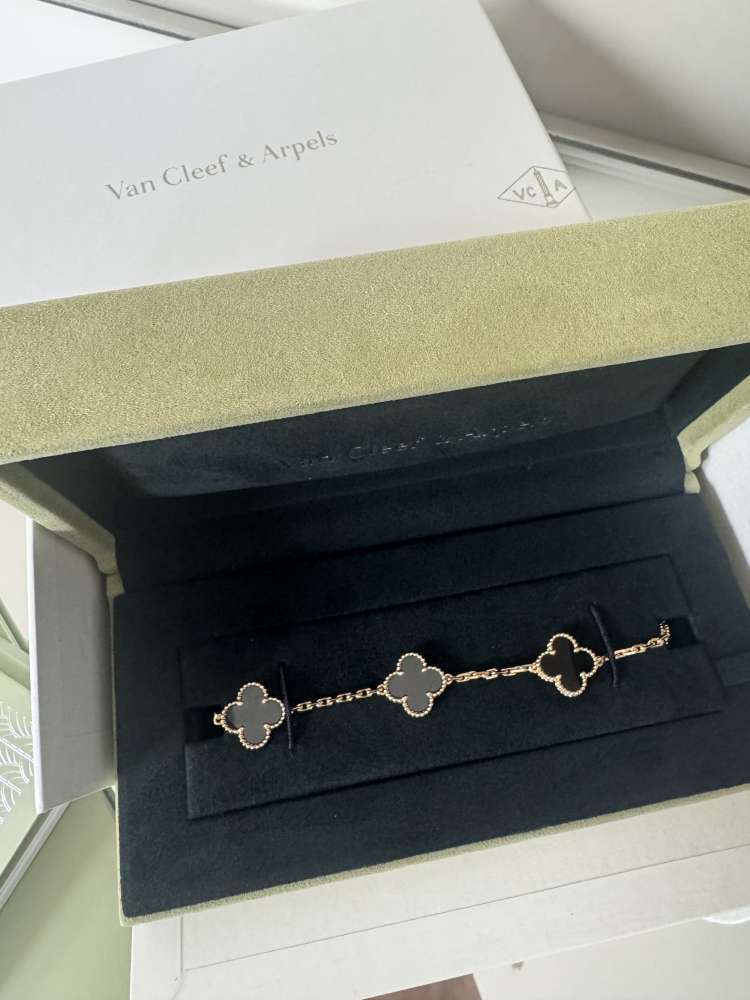 Van Cleef & Arpels Onyx