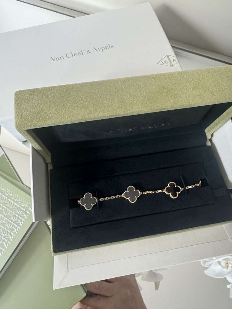 Van Cleef & Arpels Onyx