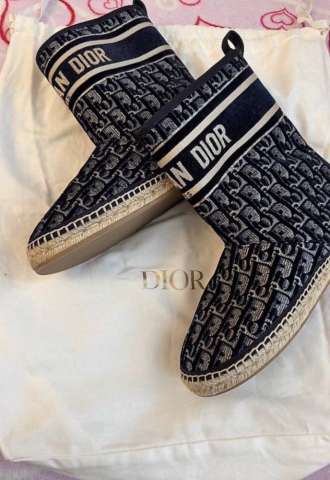 https://www.vipluxury.sk/Dior čižmy