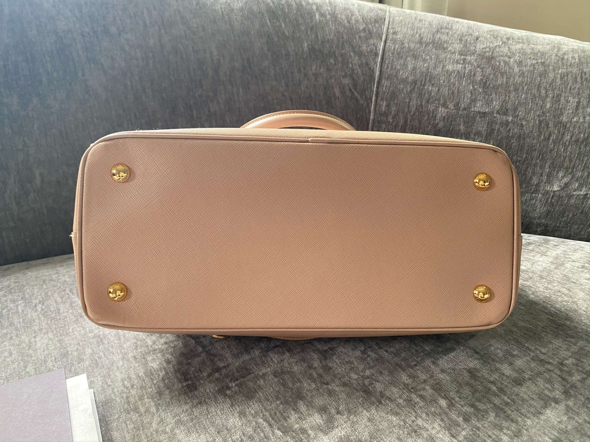 Prada Galleria medium tote bag Cammeo