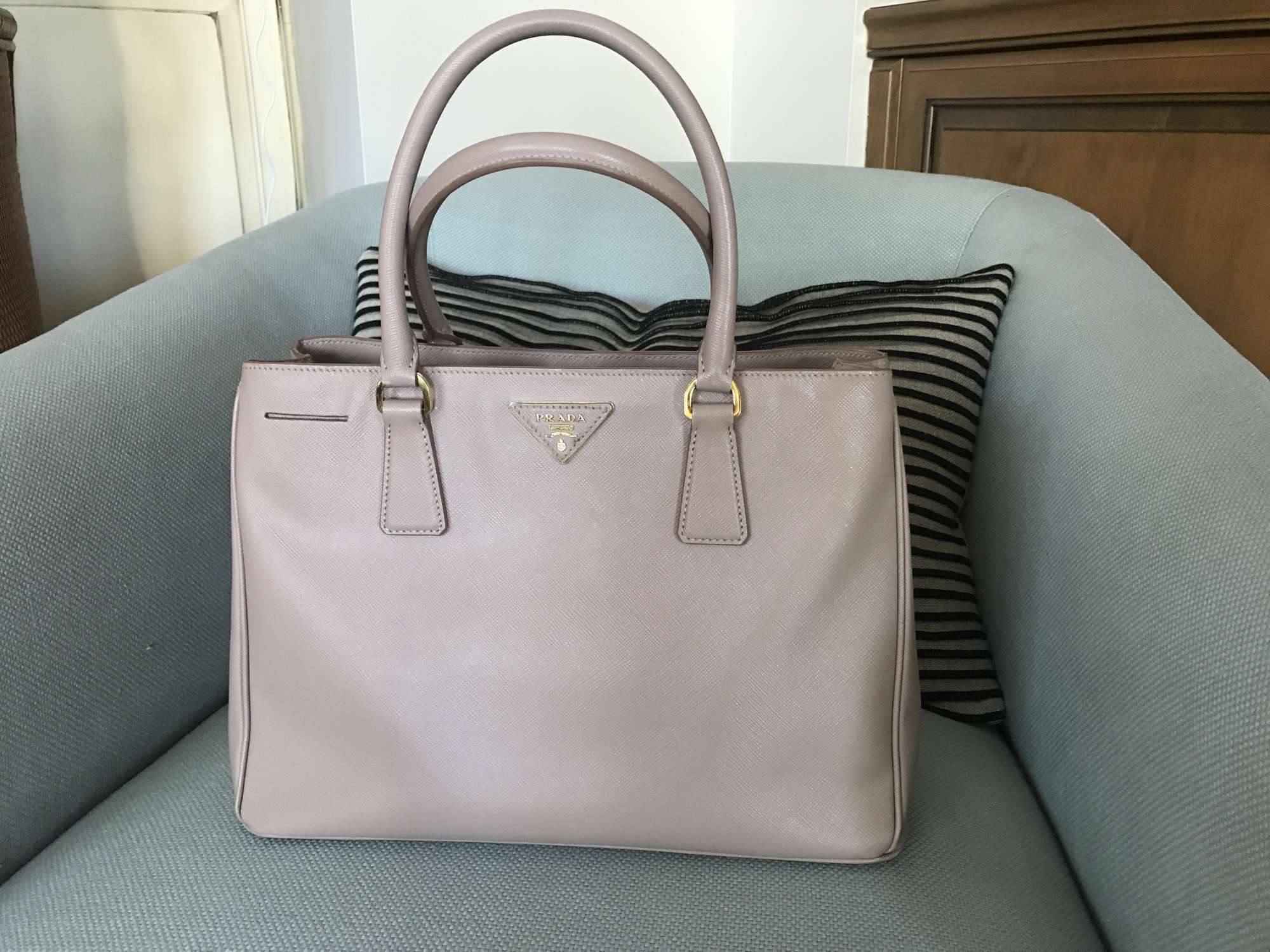 Prada Galleria medium tote bag Cammeo