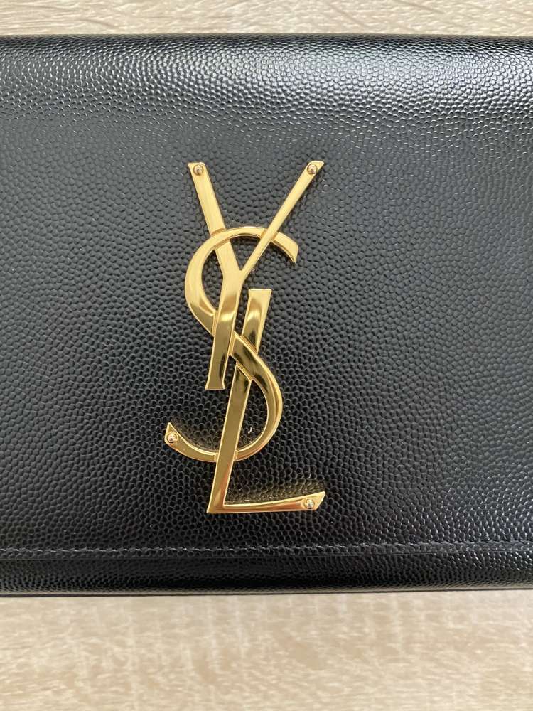 Yves Saint Laurent YSL Kate cerne psanicko