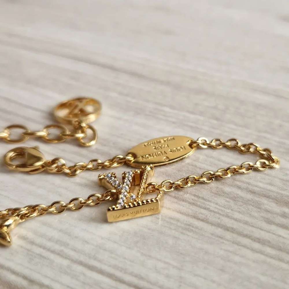 Louis Vuitton Naramek