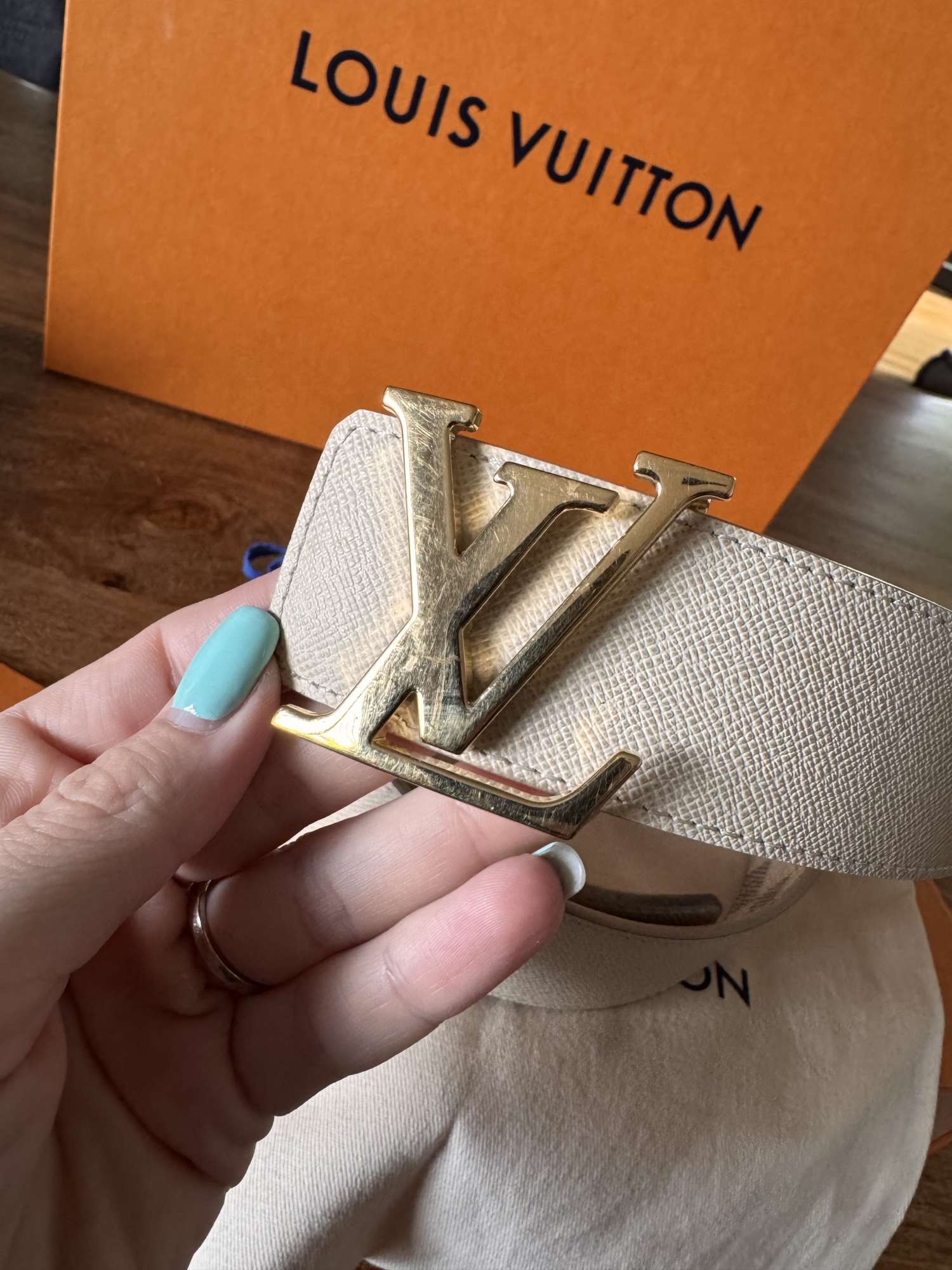 Louis Vuitton oboustranný pásek – béžová / Damier Azur, zlatá spona