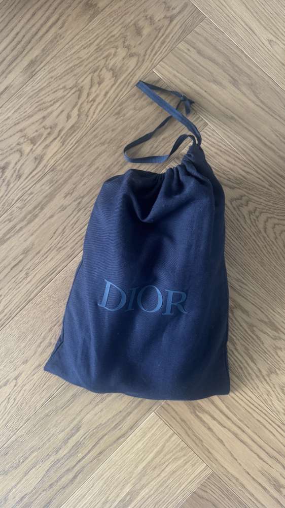 Dior B23