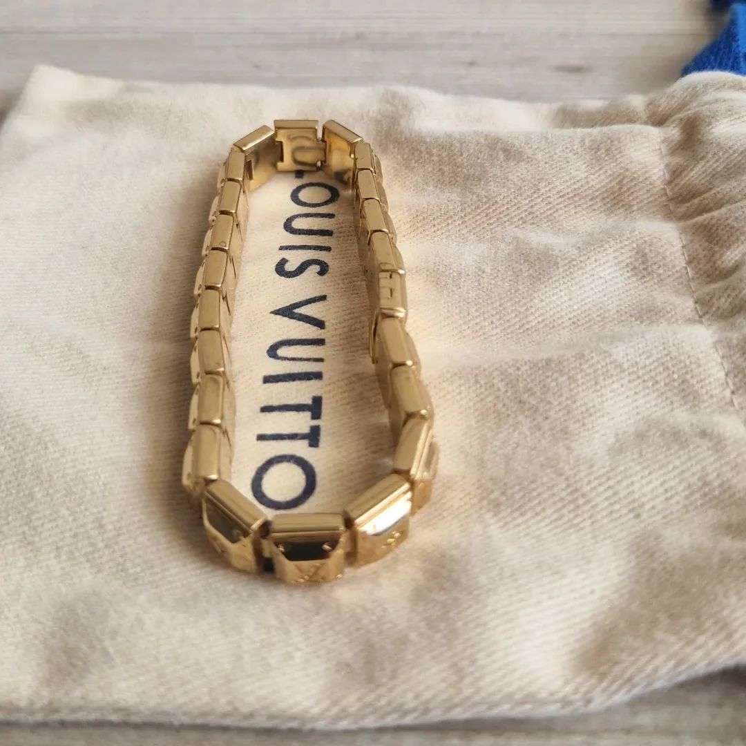 Louis Vuitton Naramek