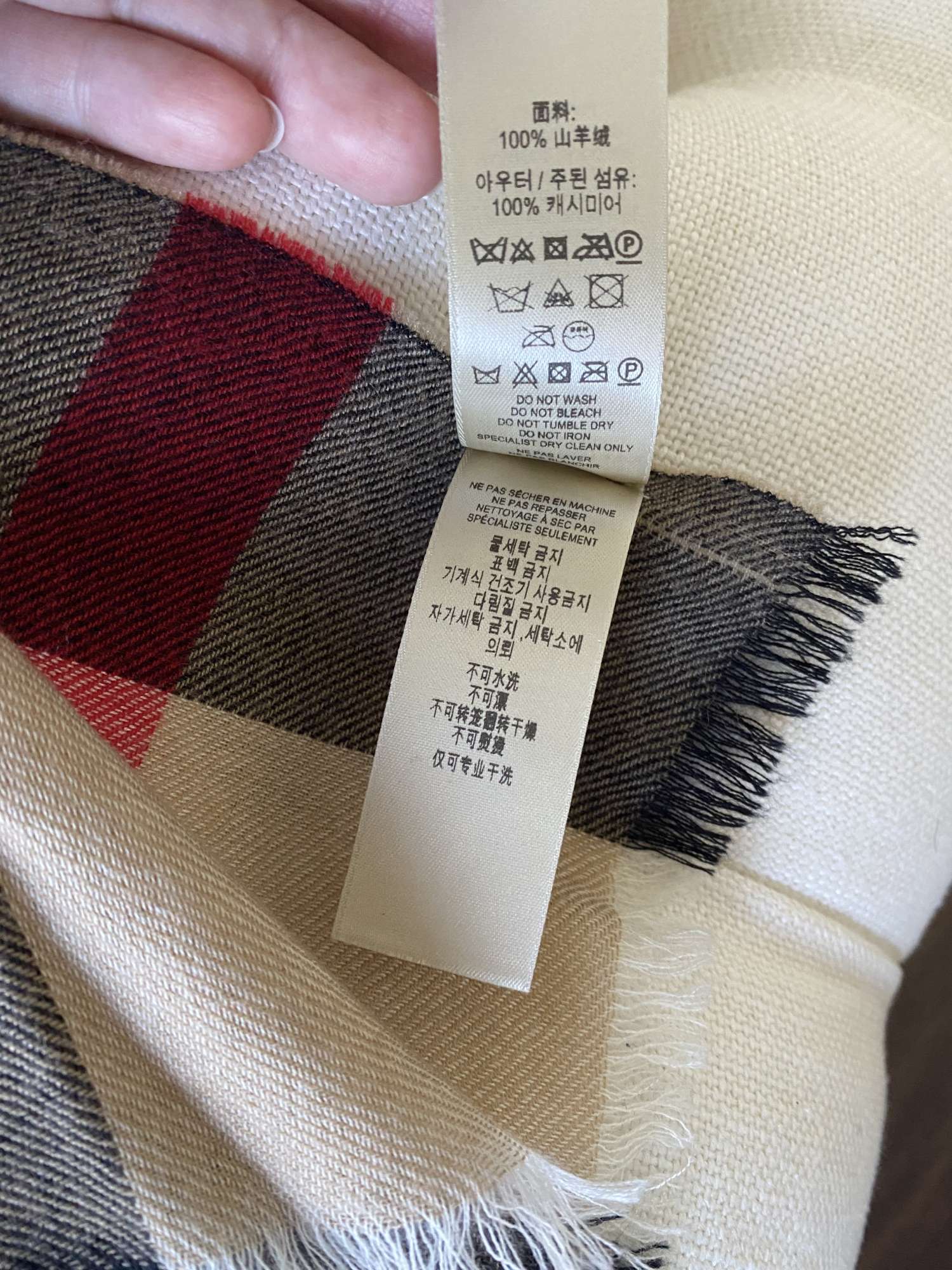 Burberry kasmirova sala