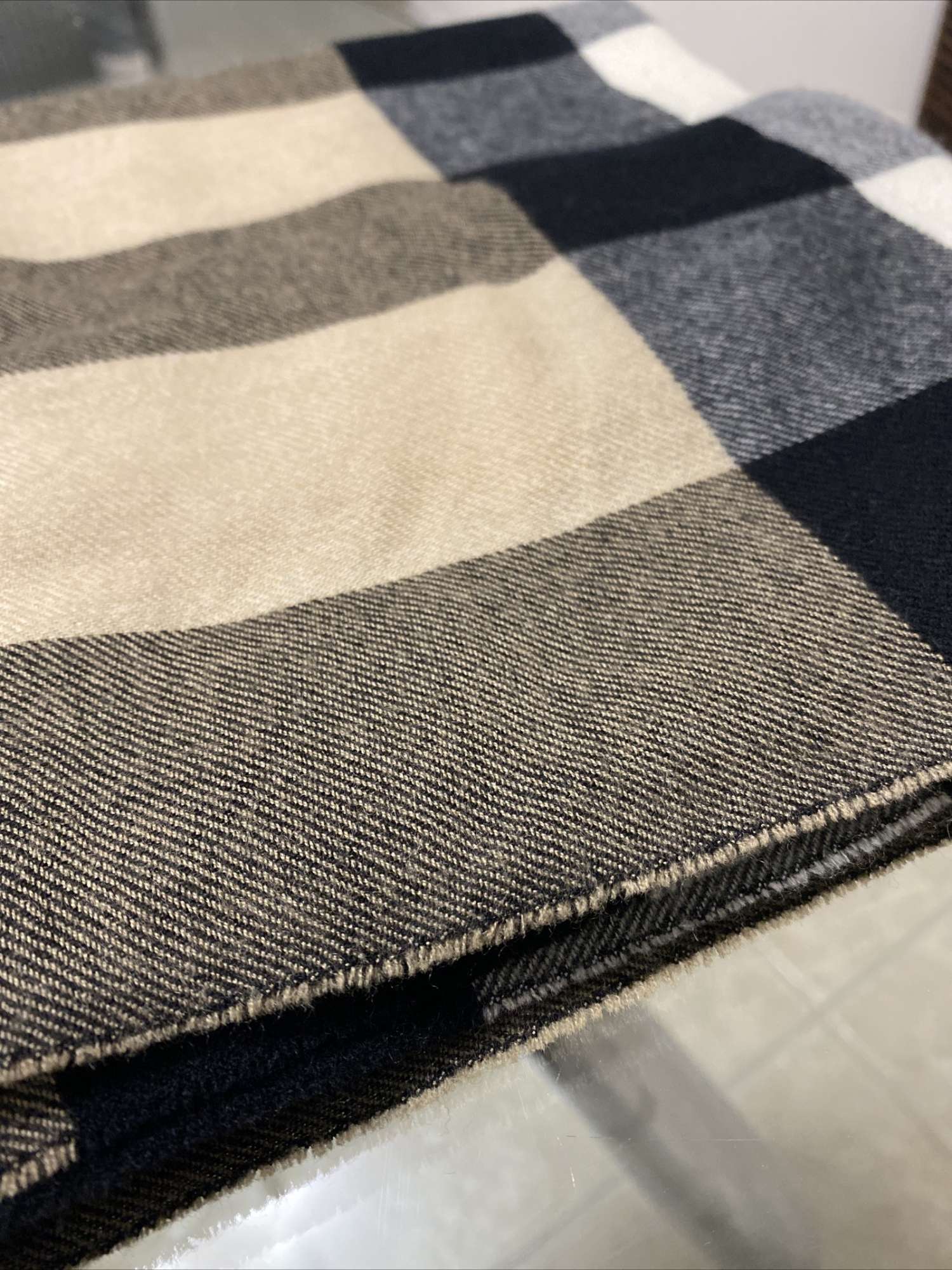 Burberry kasmirova sala