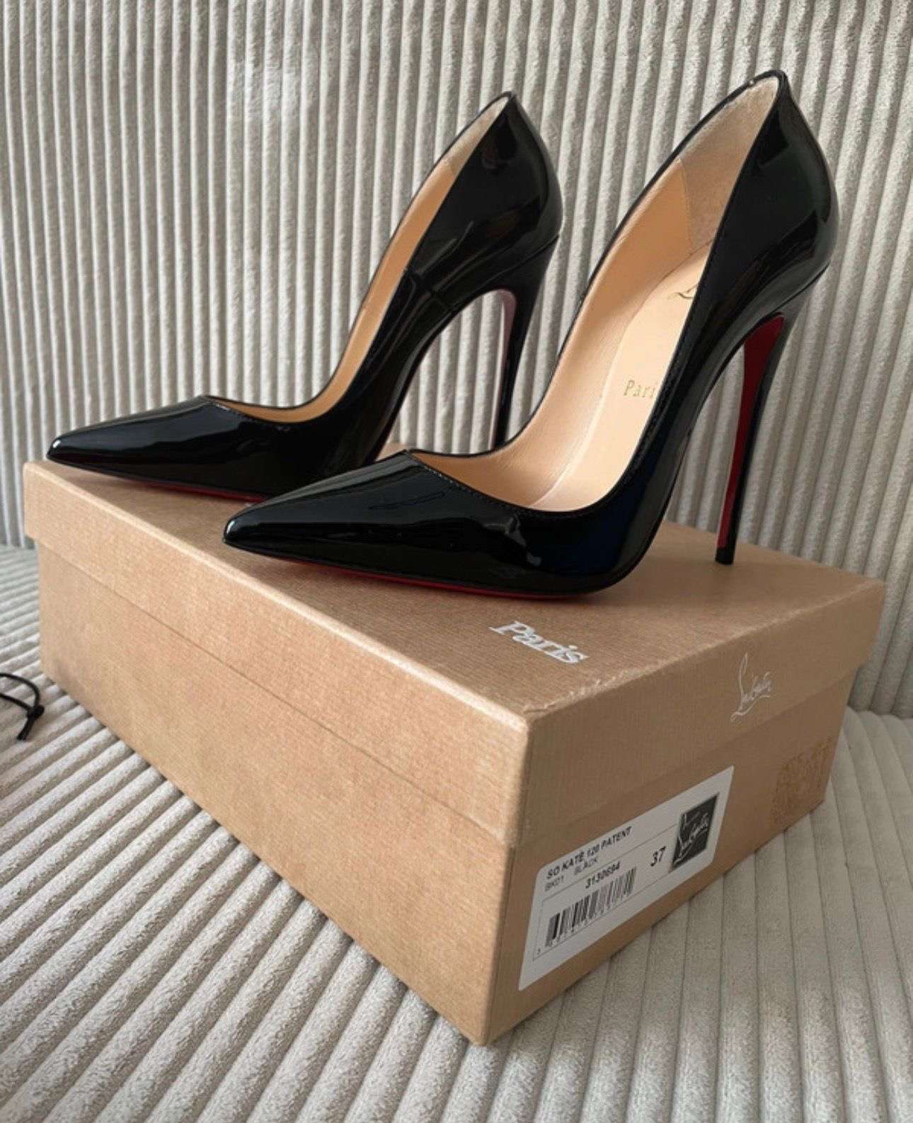Christian Louboutin lodičky