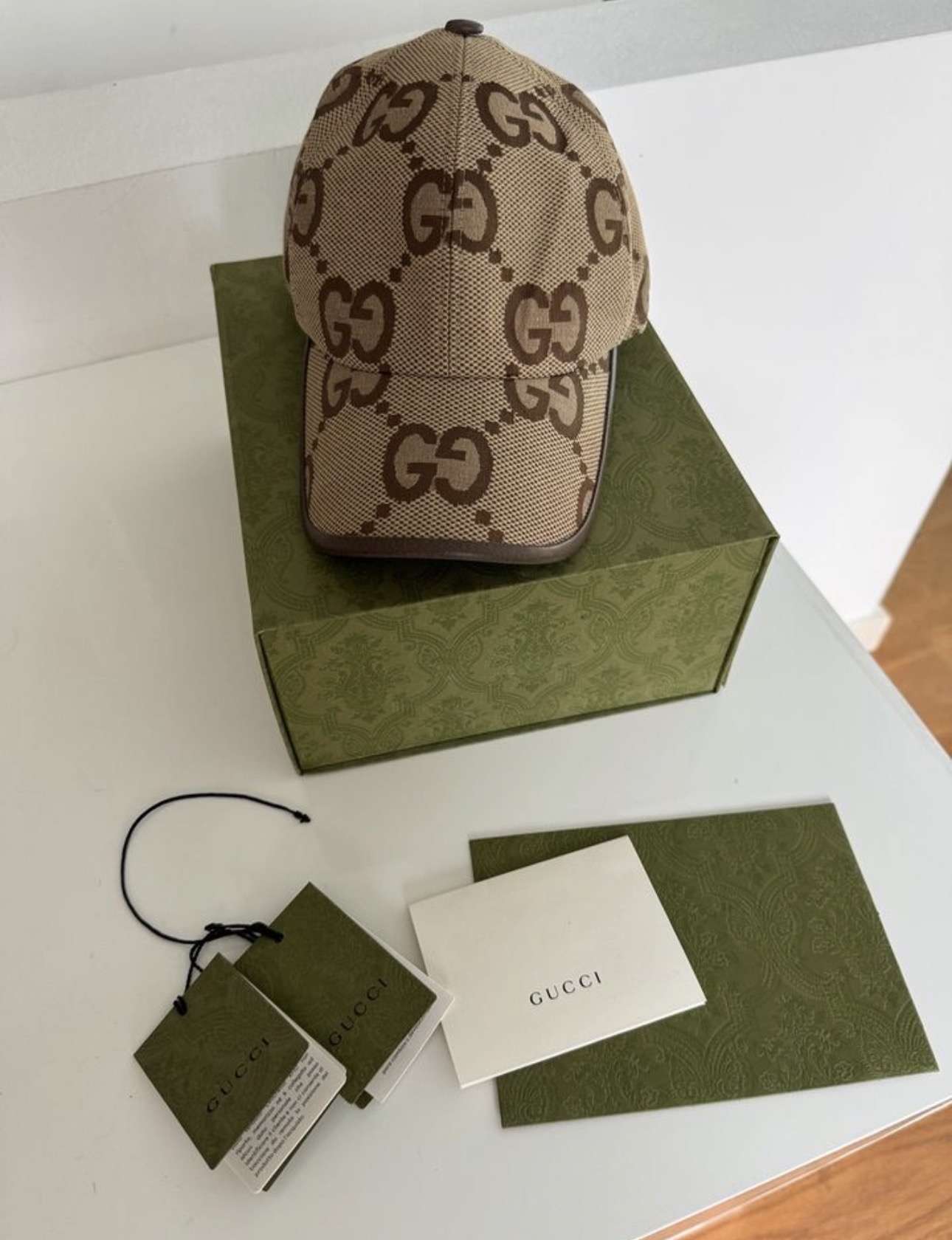 Gucci šiltovka