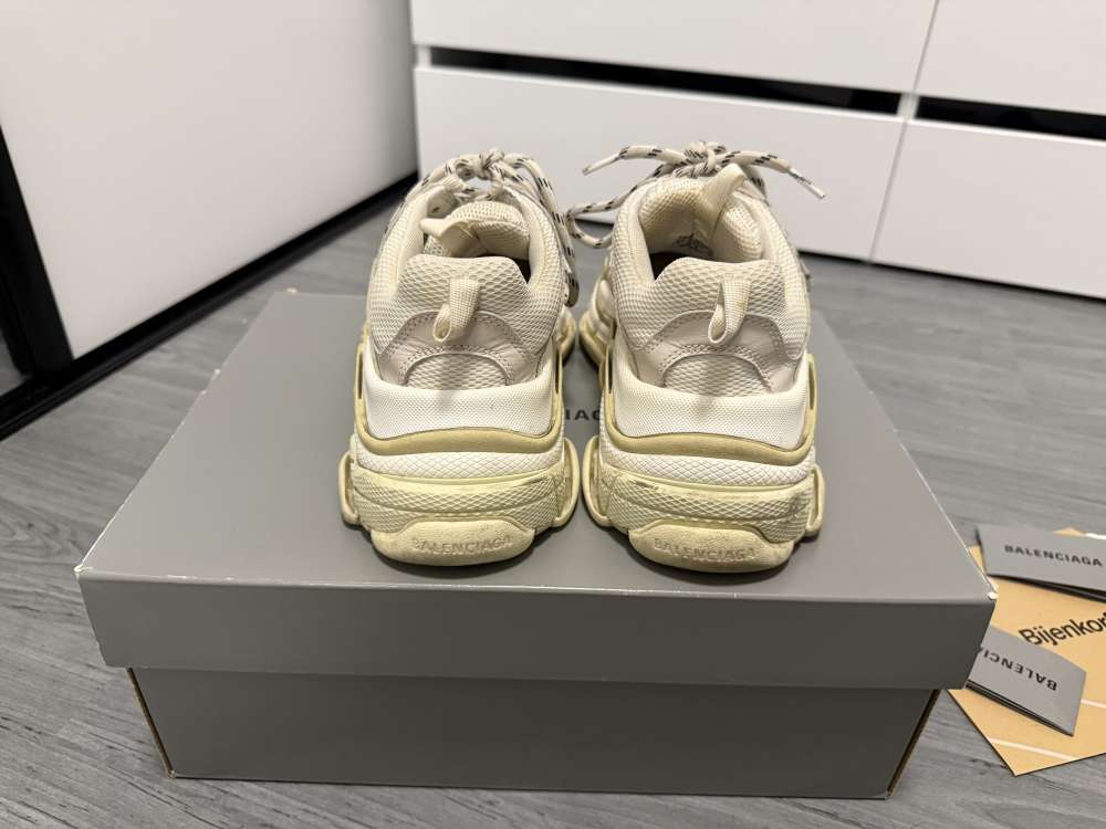 Balenciaga TripleS