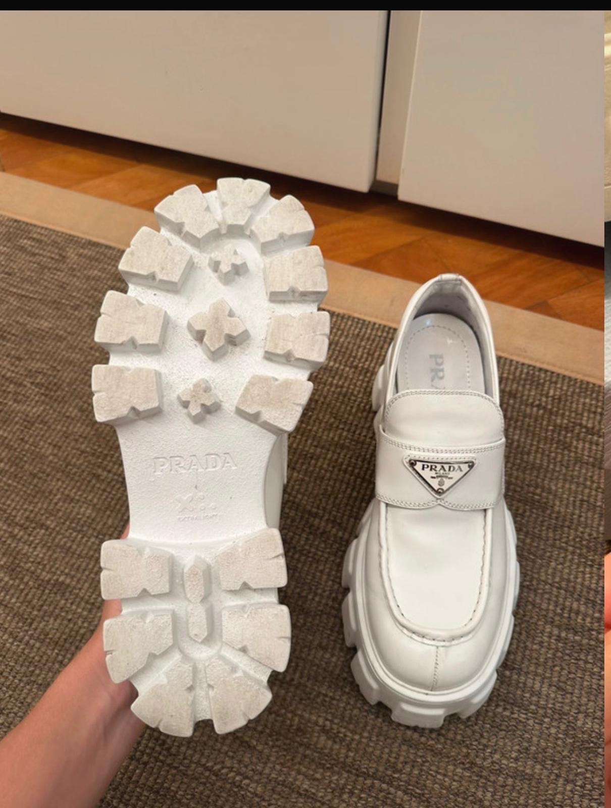 Prada mokasíny