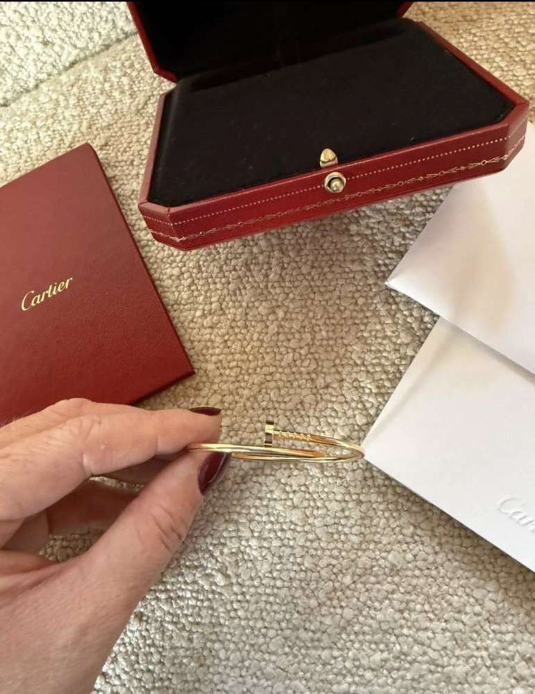 Cartiet juste un clou naramok