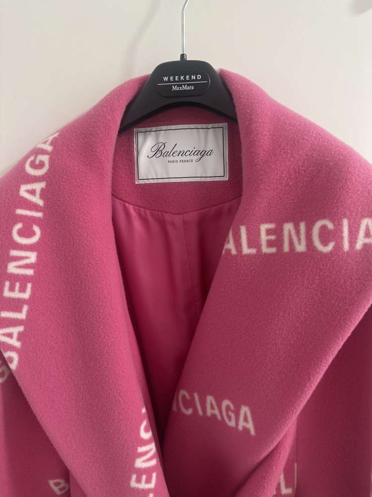 Balenciaga kabát