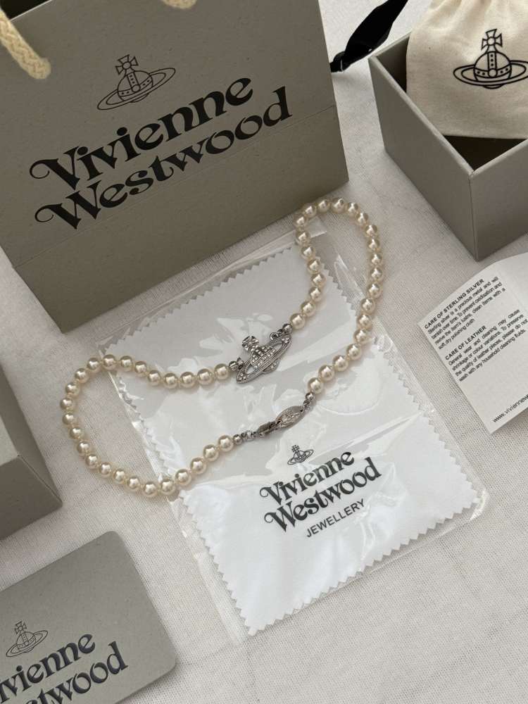 Perlový náhrdelník Vivienne Westwood