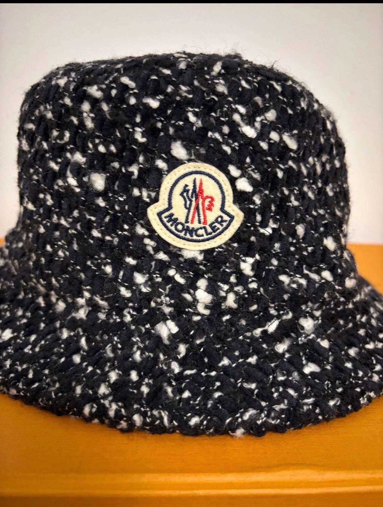 Moncler klobúk