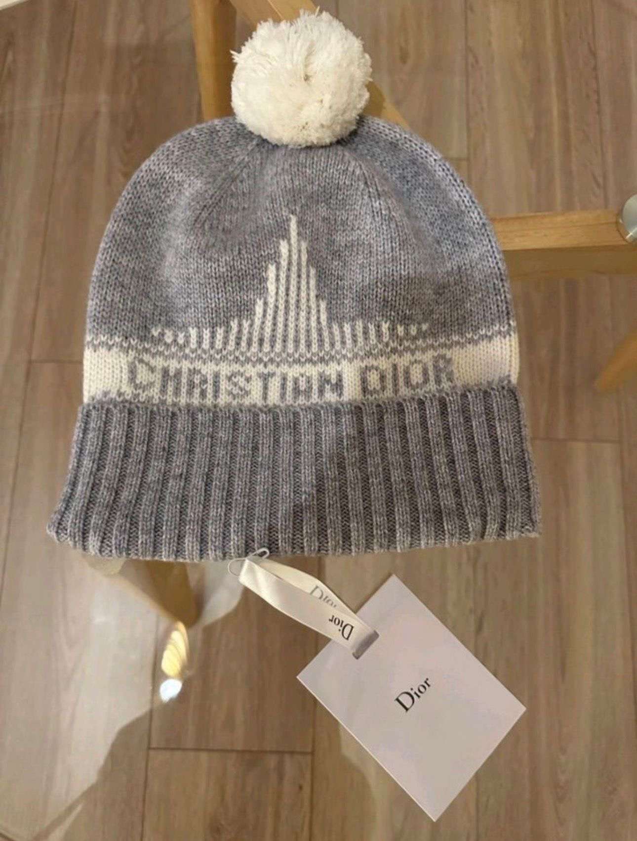 Dior čiapka