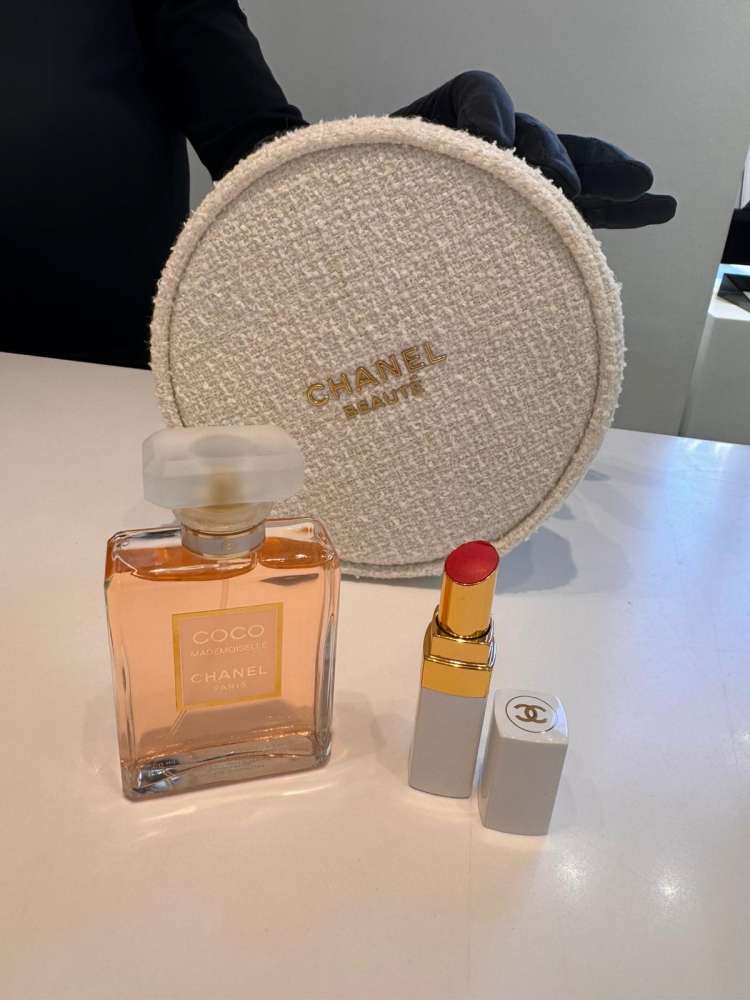 Chanel parfem plus rúž