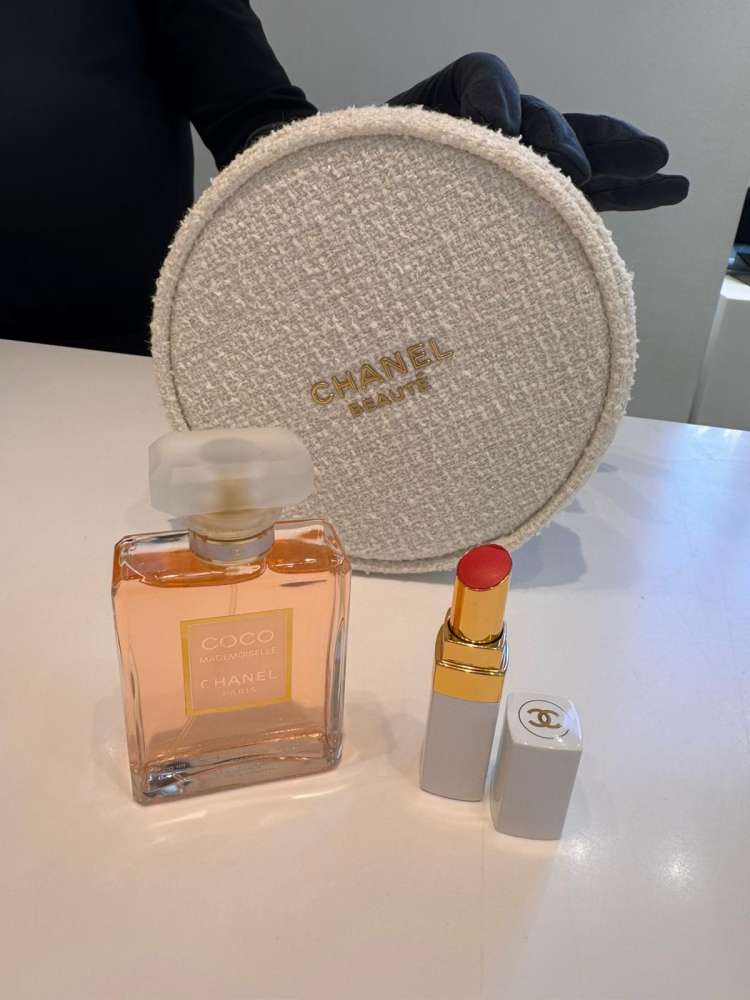 Chanel parfem plus rúž