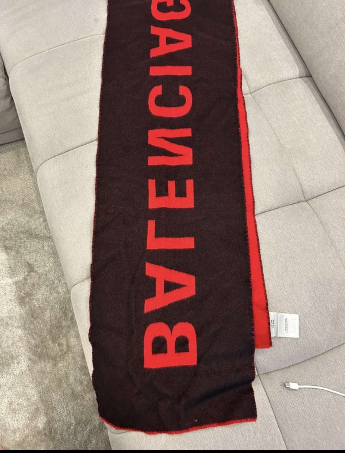 Balenciaga sal