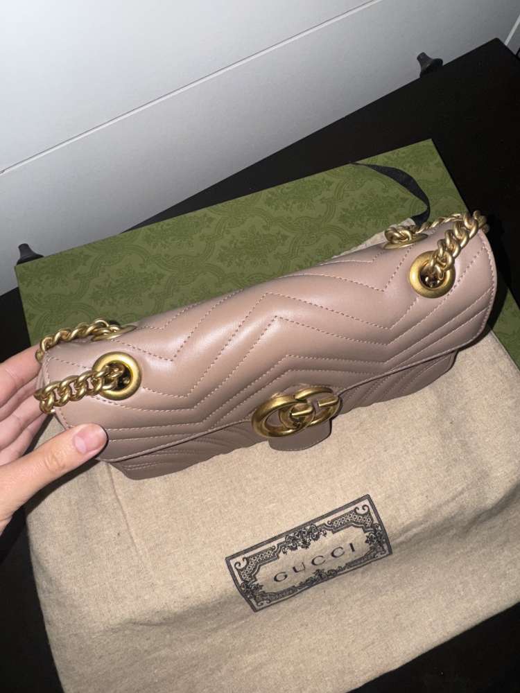 Gucci Marmont medium size