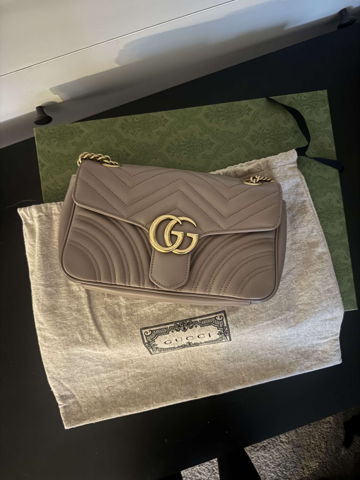 Gucci Marmont medium size