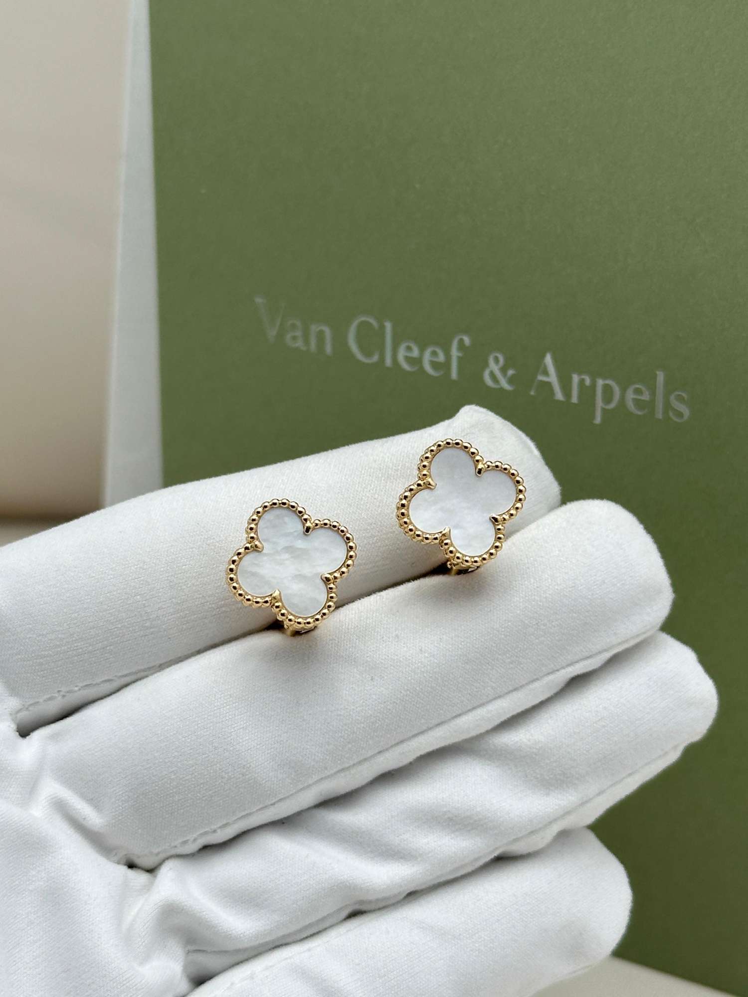 Van cleef & arpels vintage alhambra