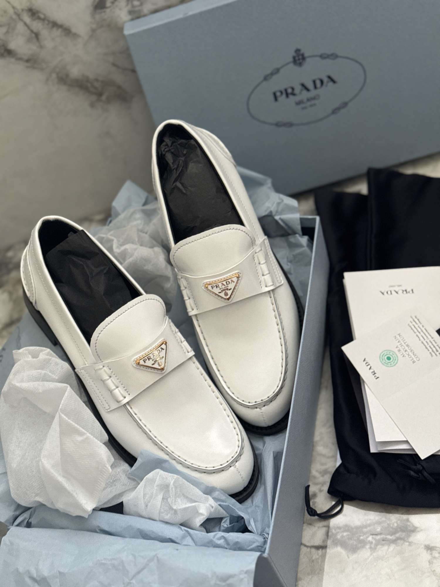 Prada mokasíny s dokladom
