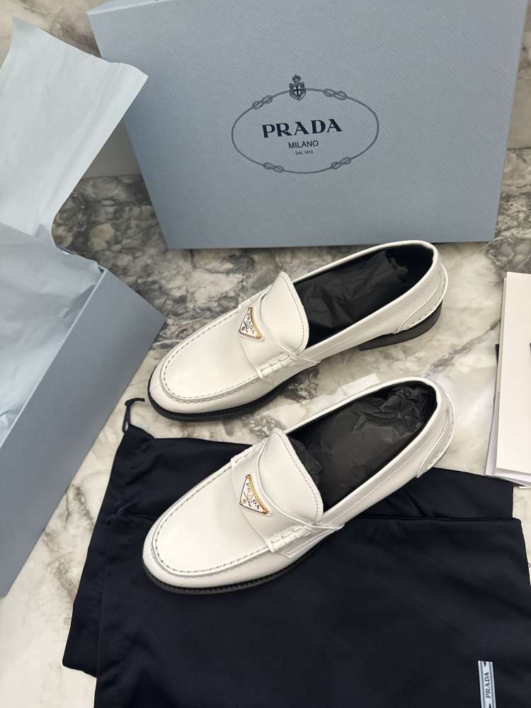 Prada mokasíny s dokladom