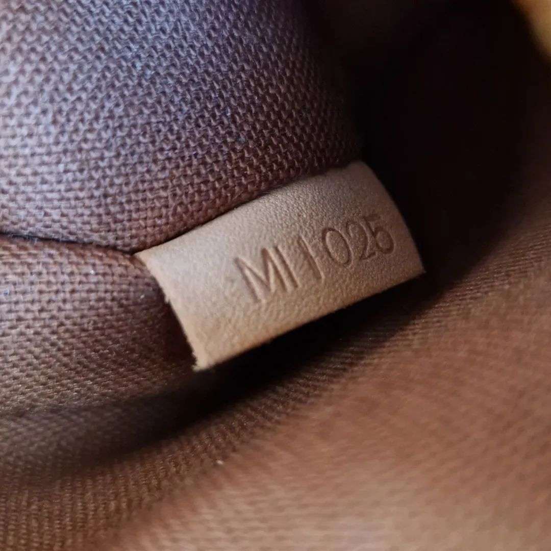 Louis Vuitton Bosphore
