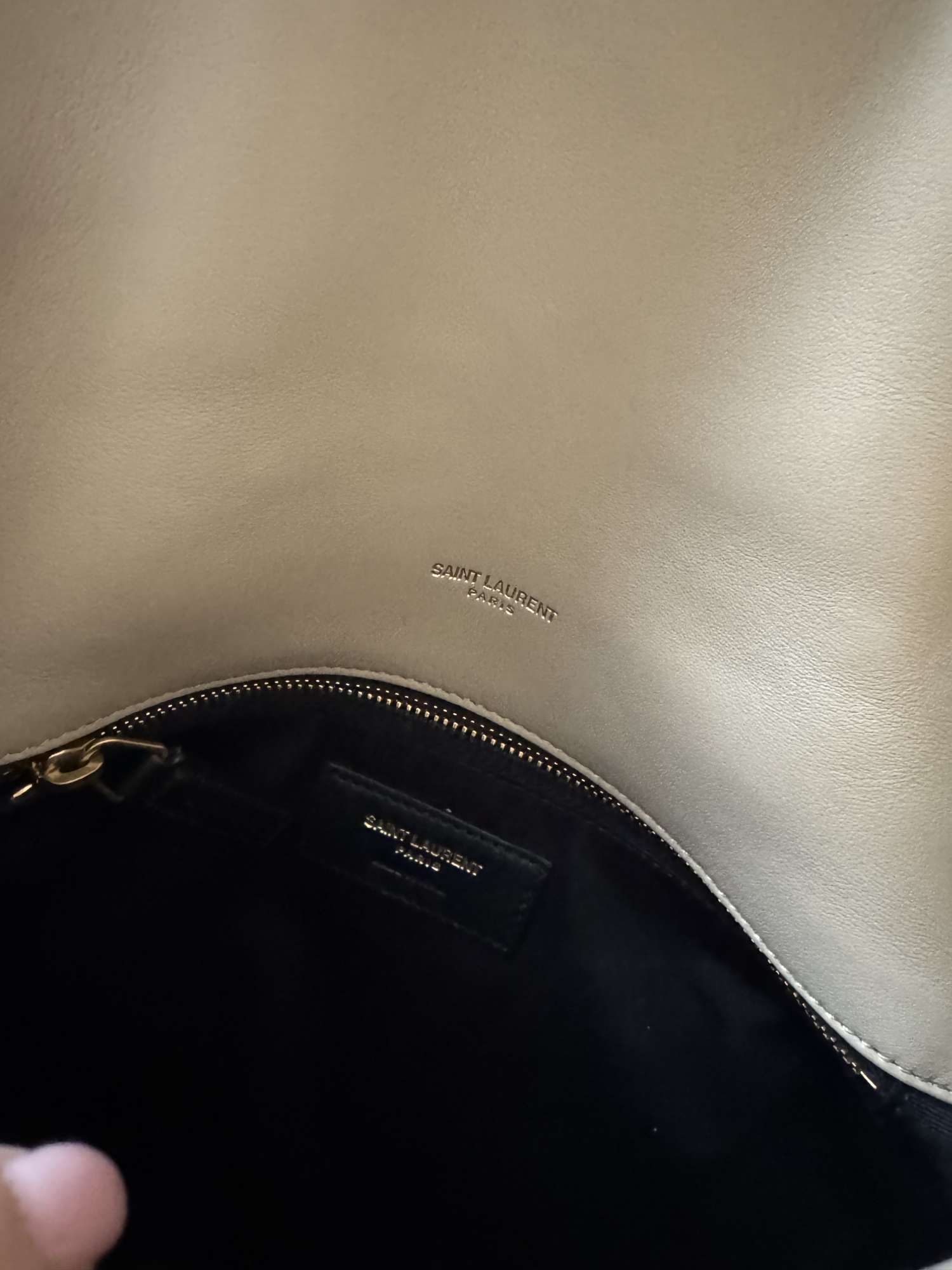 Saint Laurent Loulou Medium
