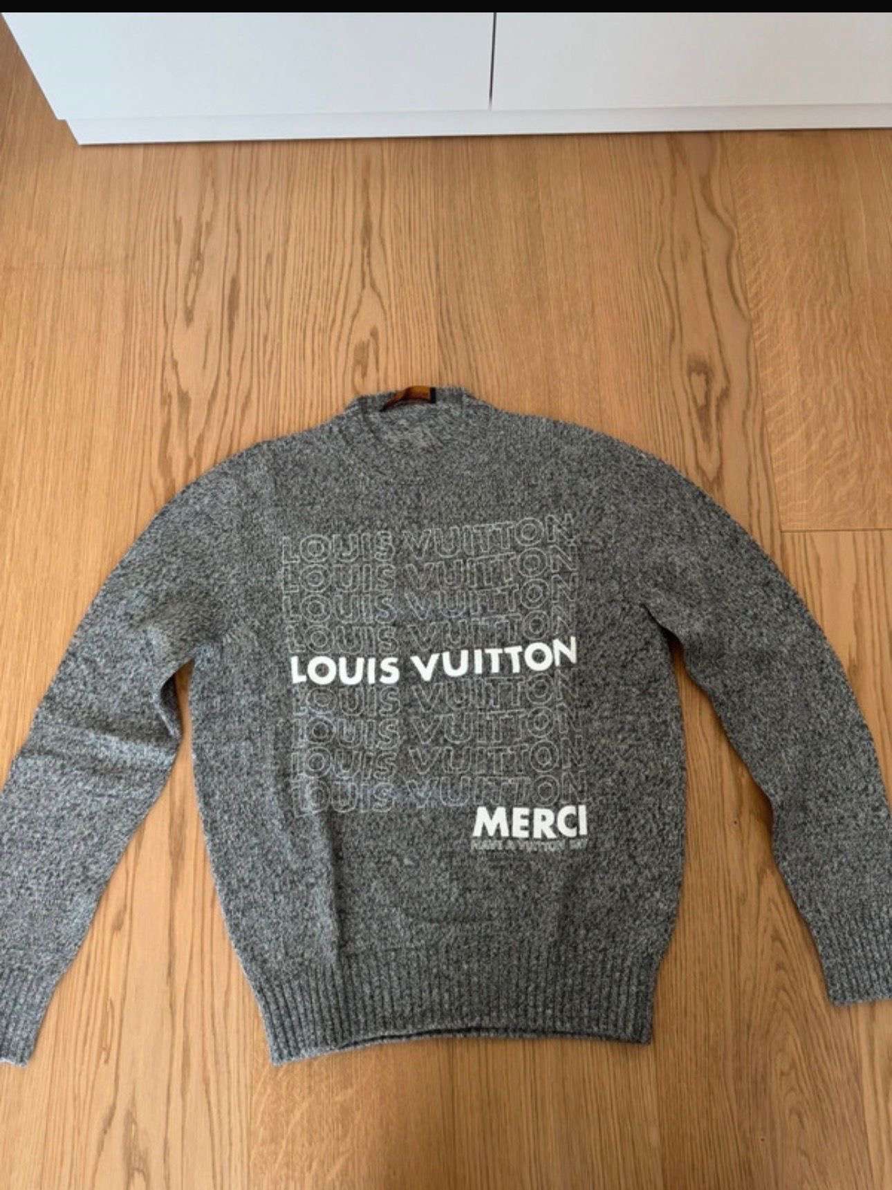 Louis Vuitton sveter