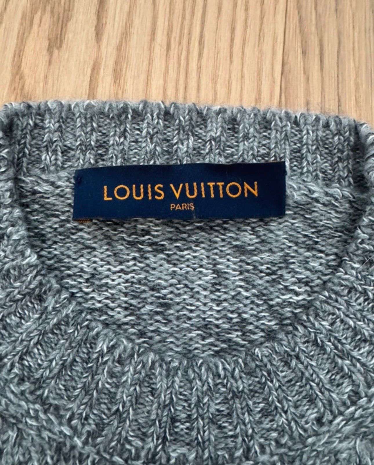Louis Vuitton sveter