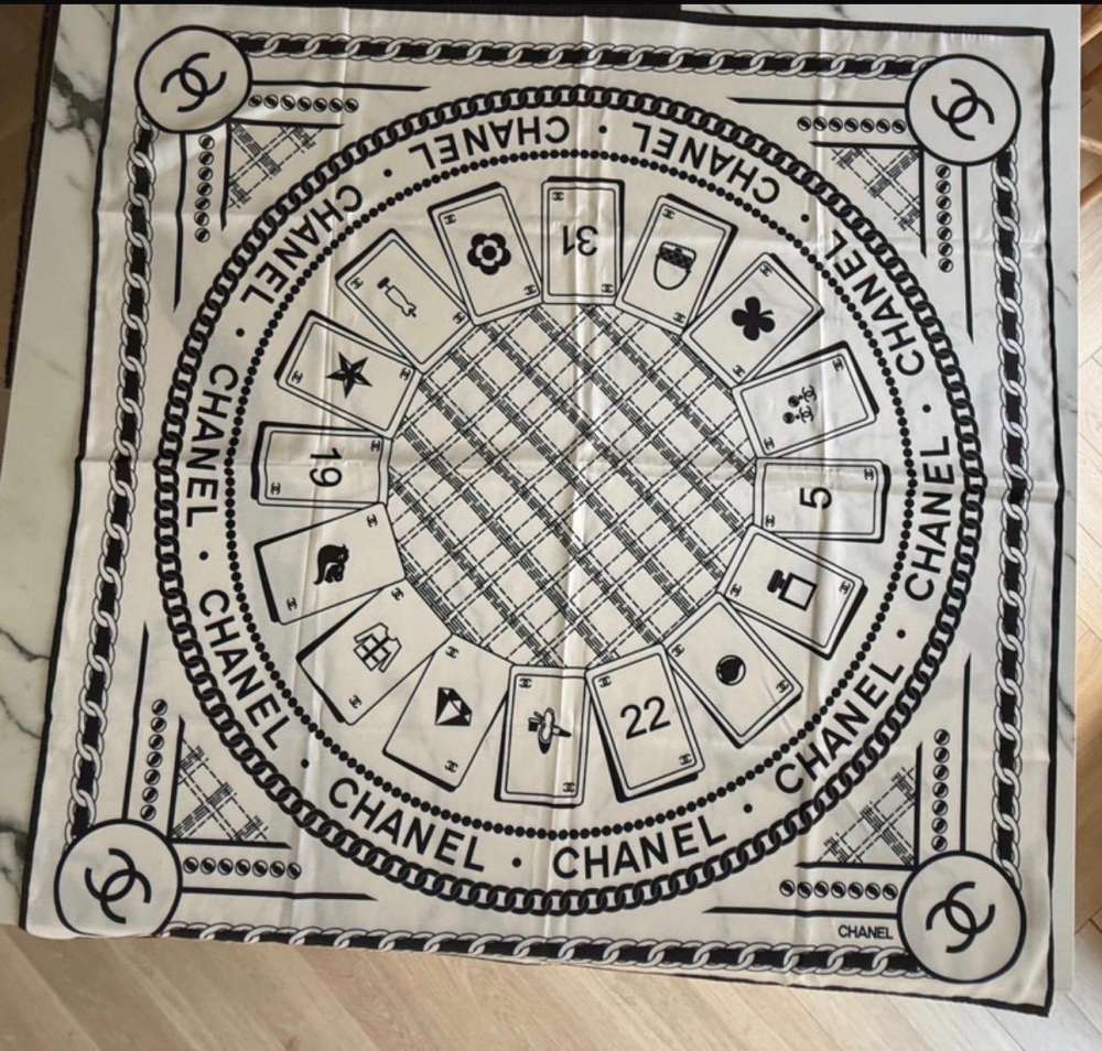 Chanel šatka