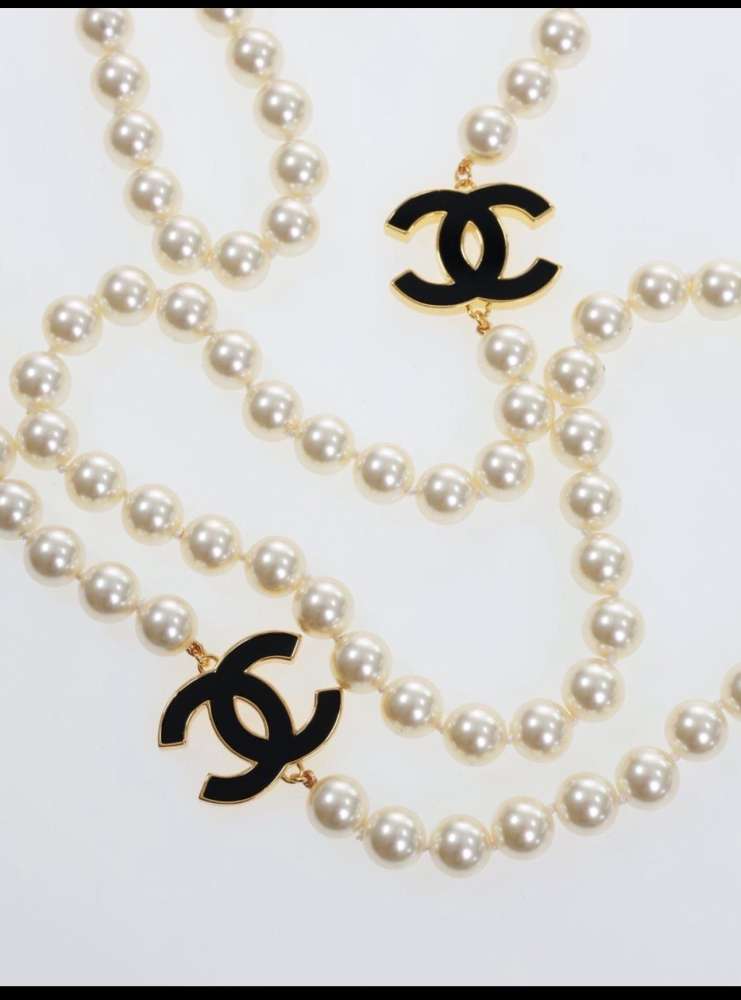 Chanel perly