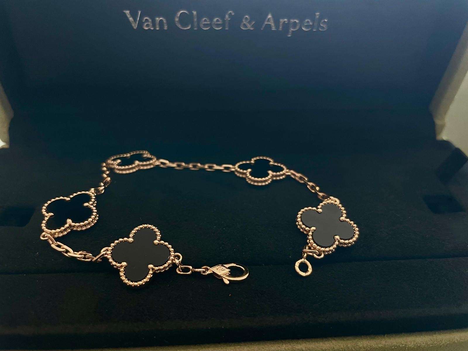 Van cleef & arpels onyx vintage alhambra