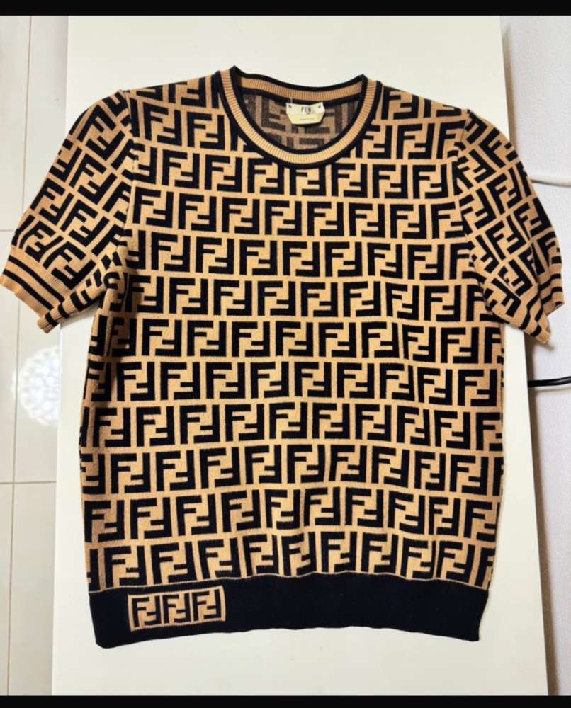 Fendi sveter