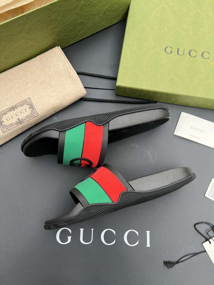 Gucci Interlocking pánské šlapky