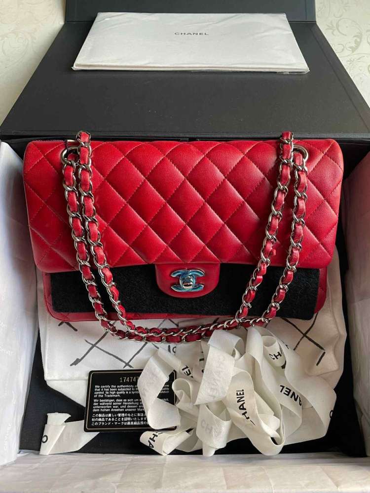 Chanel medium Flap