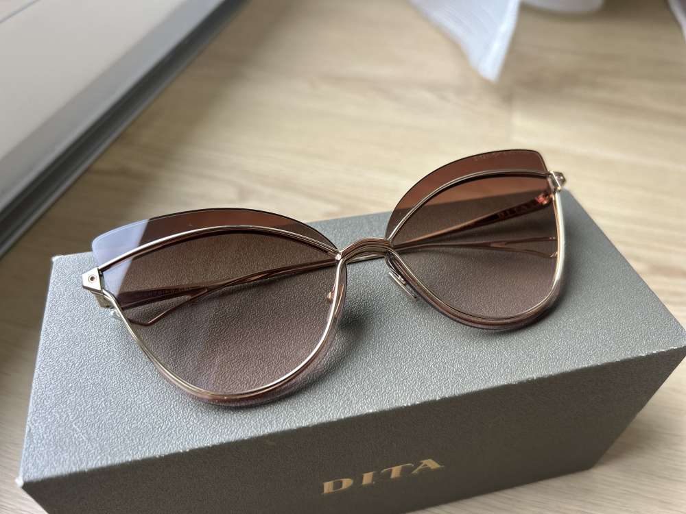 Dita Nightbird jedna